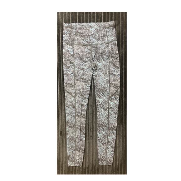 Lululemon Leggings Size 4 Black 7/8 Tight II Nulux 25" Fairisle - Picture 1 of 4